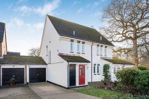 2 bedroom semi-detached house for sale, Cowdray Close, Milton Keynes