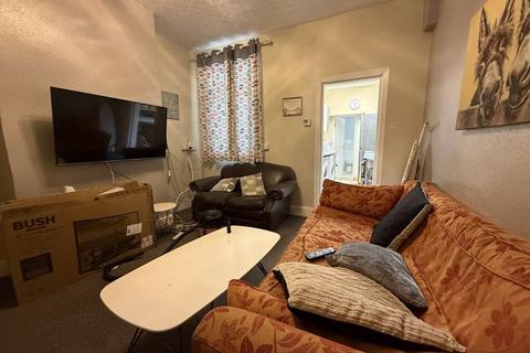 3 bedroom terraced house for sale, Thornton Road, Stoke-On-Trent
