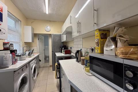 3 bedroom terraced house for sale, Thornton Road, Stoke-On-Trent