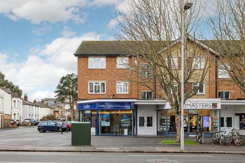 2 bedroom apartment for sale, Coombe Road, New Malden, KT3