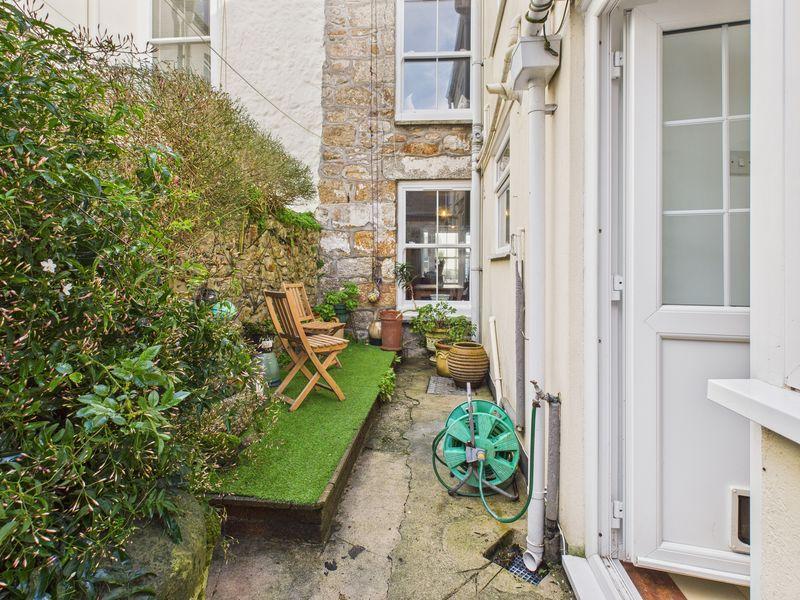 Courtyard to rear