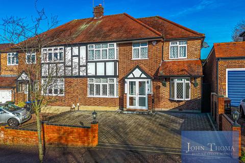 undefined, Lyndhurst Rise, Chigwell IG7