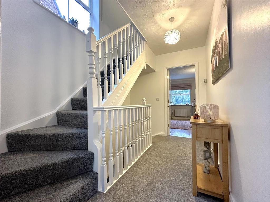First Floor Landing 536