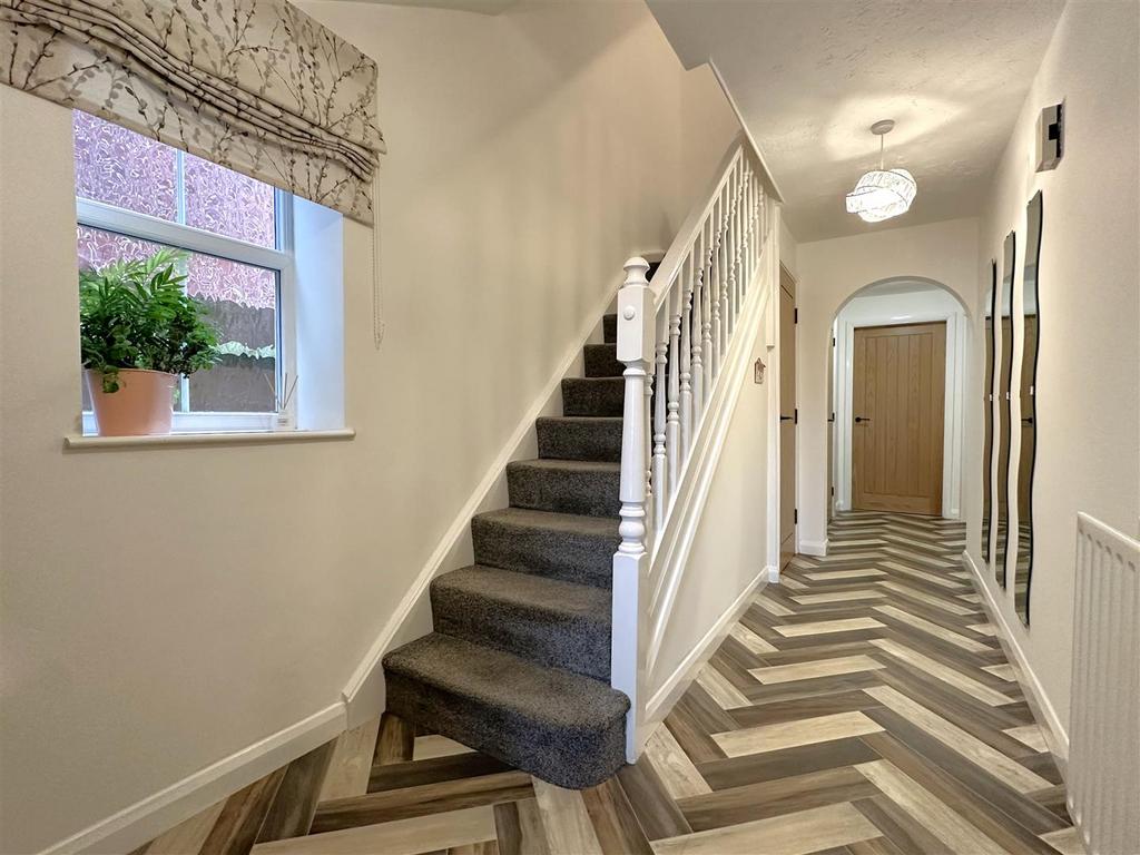 Inviting Entrance Hall 453