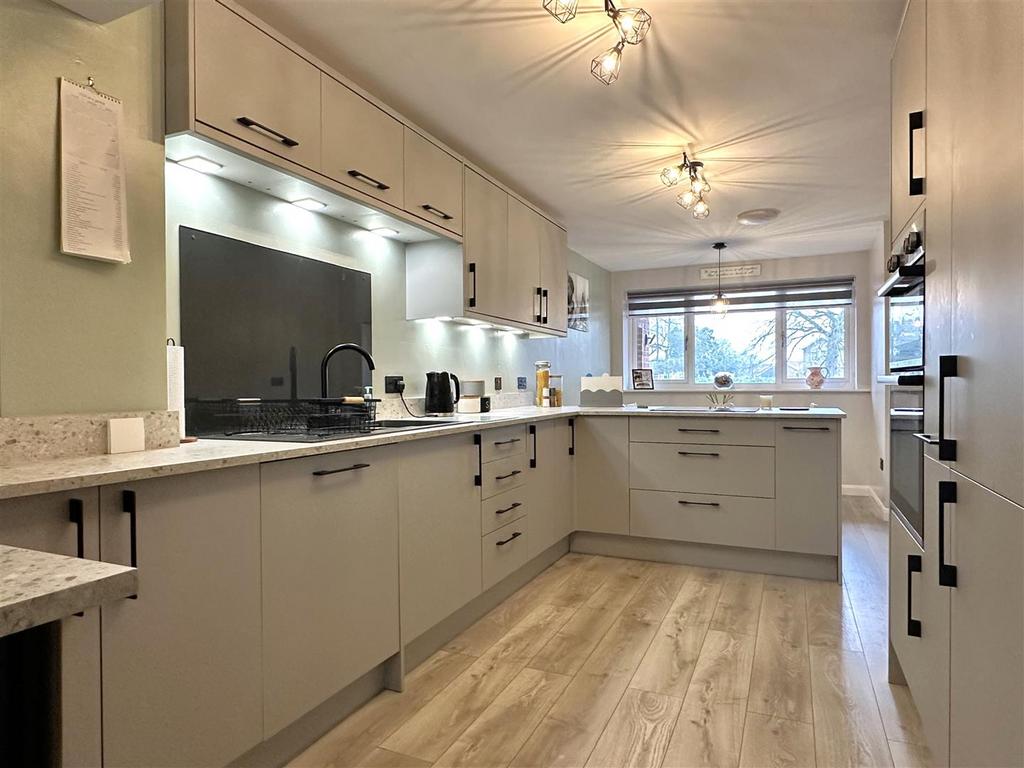 Kitchen 405
