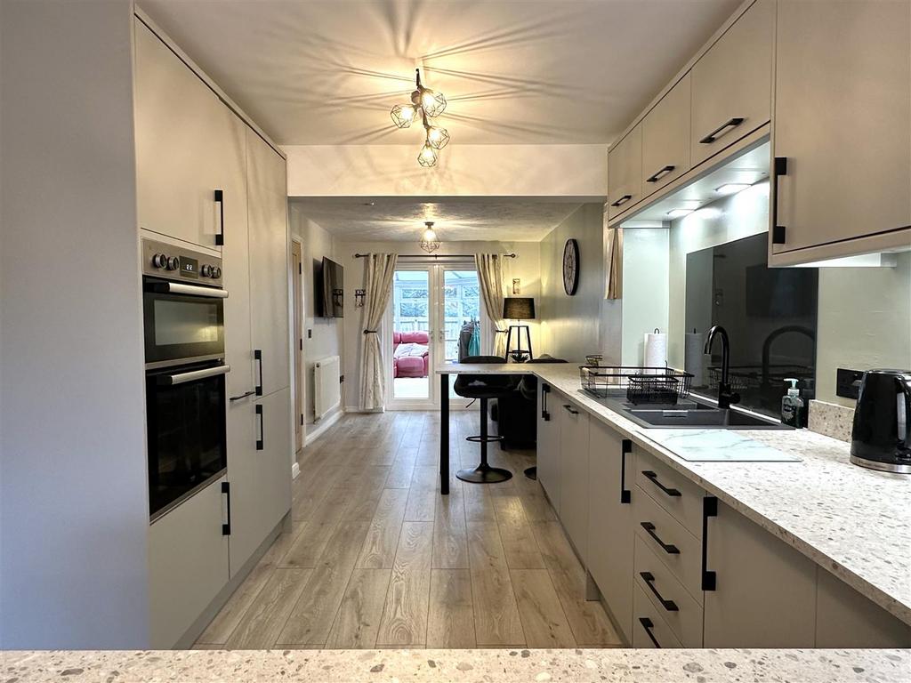Open-Plan Kitchen 416