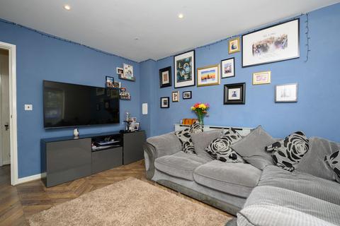 undefined, Longden Avenue, Row Town KT15