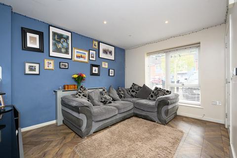 undefined, Longden Avenue, Row Town KT15