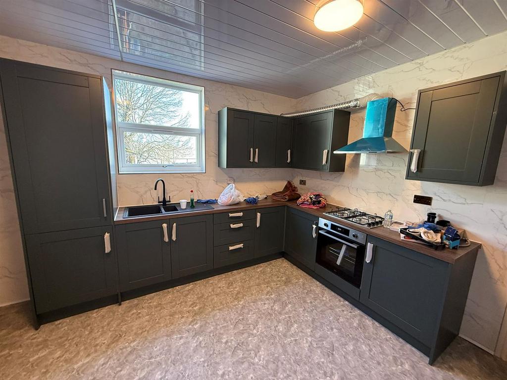 Kitchen 1 .jpeg