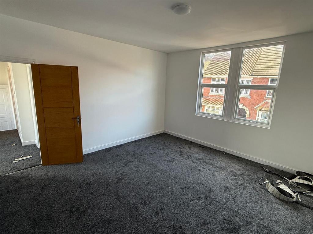 Bedroom 1 .jpeg