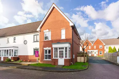 3 bedroom end of terrace house for sale, 19, Berry Woods Avenue, Douglas