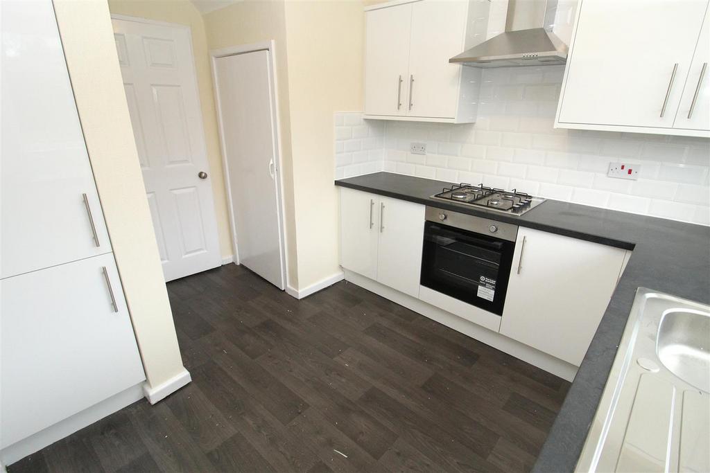 Kitchen1.JPG