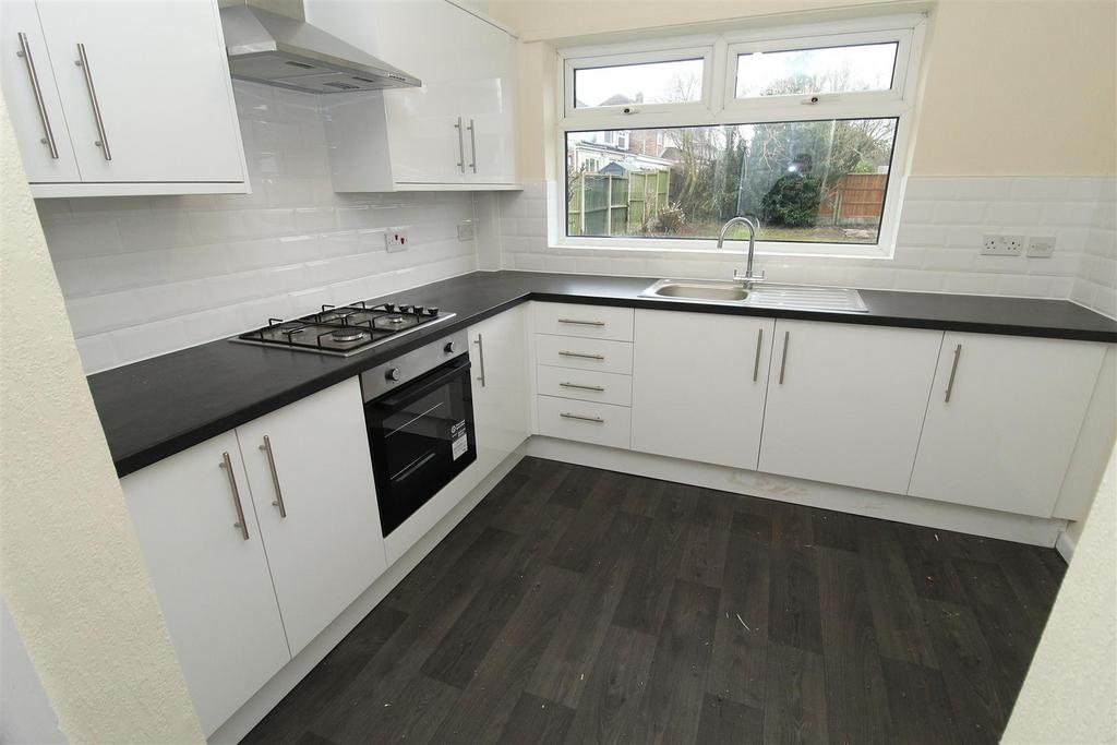 Kitchen2.JPG