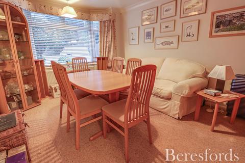 3 bedroom bungalow for sale, Priory Close, Pilgrims Hatch, CM15