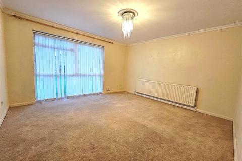 2 bedroom apartment to rent, Nigel Close, Northolt