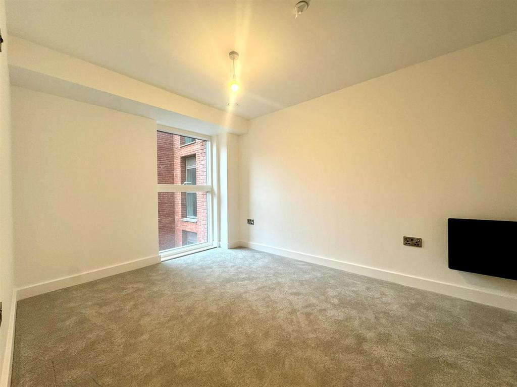 Bedroom pic 1.jpeg