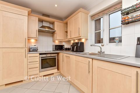 1 bedroom flat for sale, Trafalgar Court, Cobham KT11