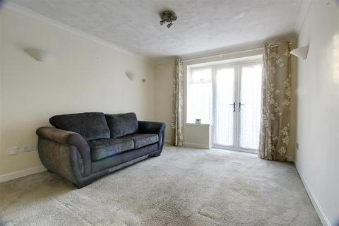 1 bedroom end of terrace house to rent, Bushells Wharf, Tring