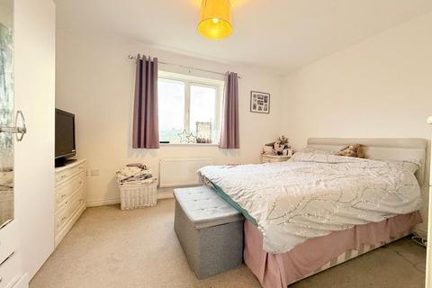 undefined, Dray Gardens, Warden Hills, Luton, Bedfordshire, LU3 3FF