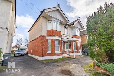 Richmond Park Crescent, Queens Park, BH8 9BU
