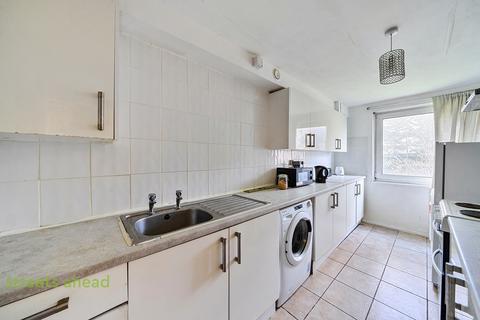 2 bedroom apartment for sale, Menlo Gardens, London, SE19