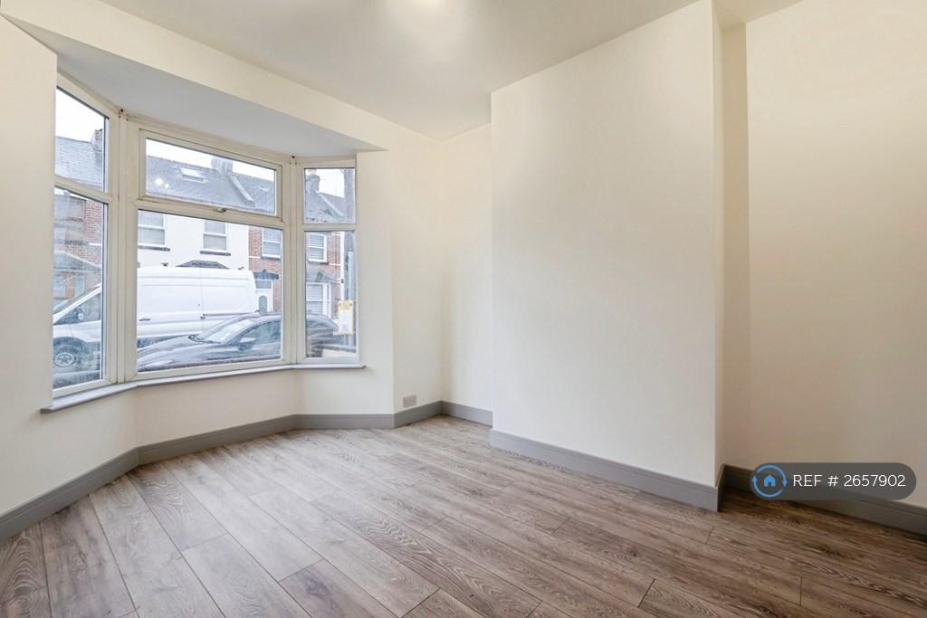 1st Reception Room/4th Bedroom