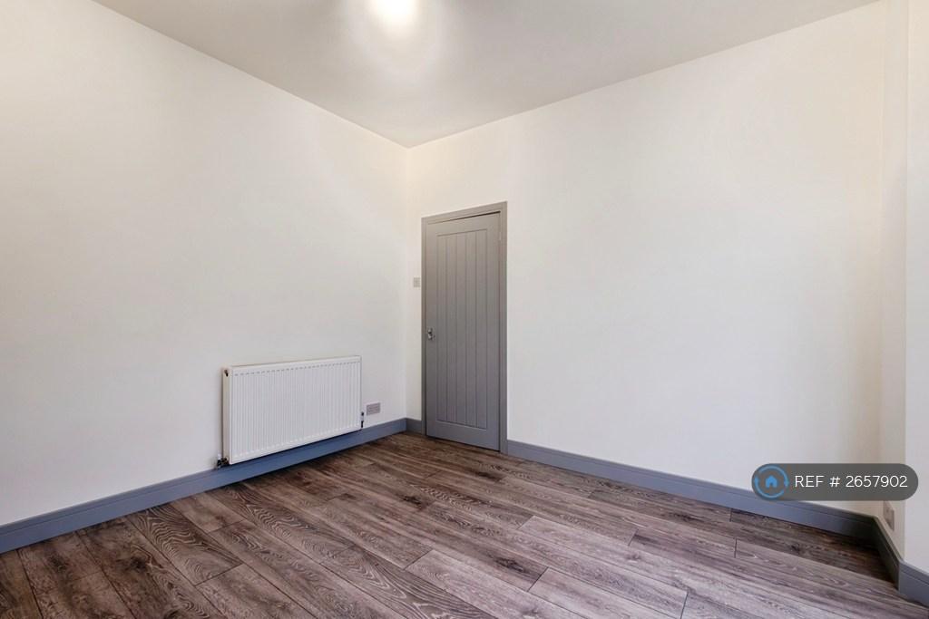 1st Reception Room/4th Bedroom