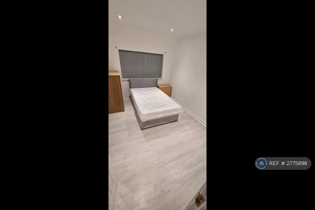 Double Room Available