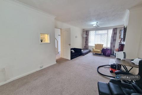 3 bedroom semi-detached house to rent, Halford Lane, Coventry, CV6