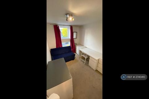 2 bedroom flat to rent, Beecholme, London, N12