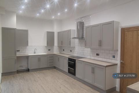 4 bedroom terraced house to rent, Commercial Road, Ladybank, Cupar, KY15