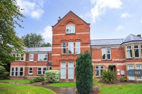 2 bedroom flat to rent, Clovelly Court, Swinton, Manchester, M27