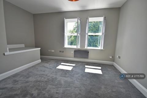 2 bedroom flat to rent, Clovelly Court, Swinton, Manchester, M27