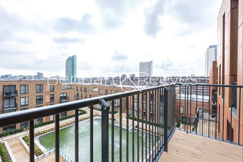 1 bedroom apartment to rent, Whiting Way, London, SE16