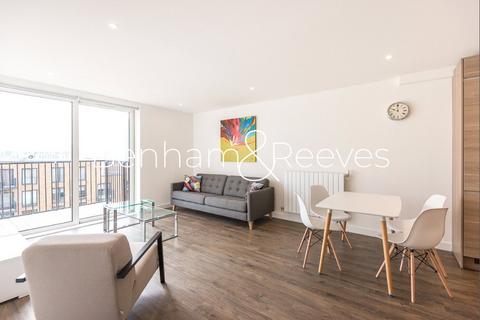 1 bedroom apartment to rent, Whiting Way, London, SE16
