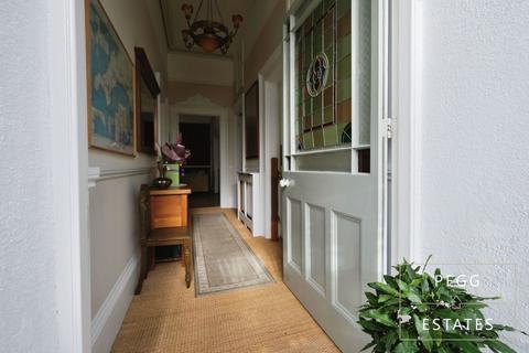 2 bedroom flat for sale, Terracina, Torquay