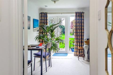 2 bedroom bungalow for sale, Arundel Road, Angmering, West Sussex