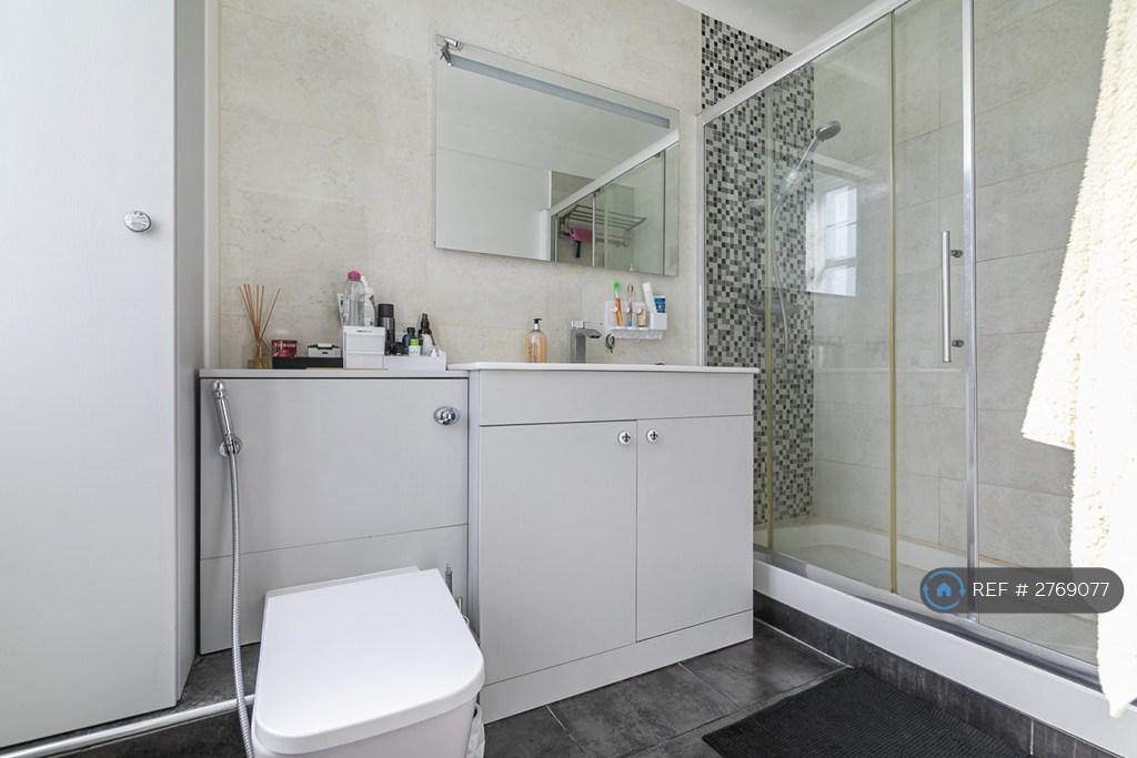 Ensuite Bathroom For Master Bedroom