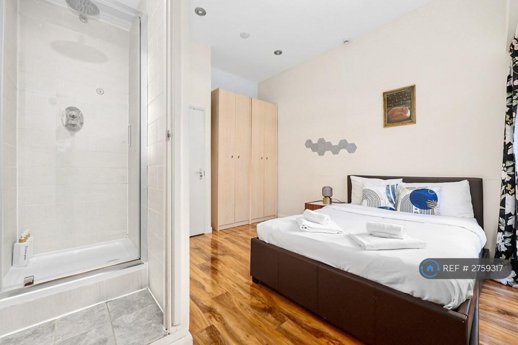 Bedroom 1 With Shower