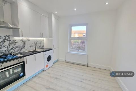 undefined, Carshalton Road, Sutton, SM1