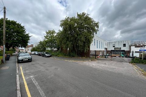 Warehouse to rent, Portland St Bristol BS16 4NU