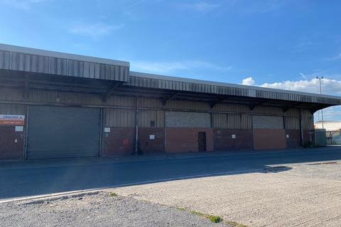 Distribution warehouse to rent, Worthy Rd Avonmouth BS11 0YB