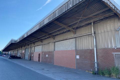 Distribution warehouse to rent, Worthy Rd Avonmouth BS11 0YB