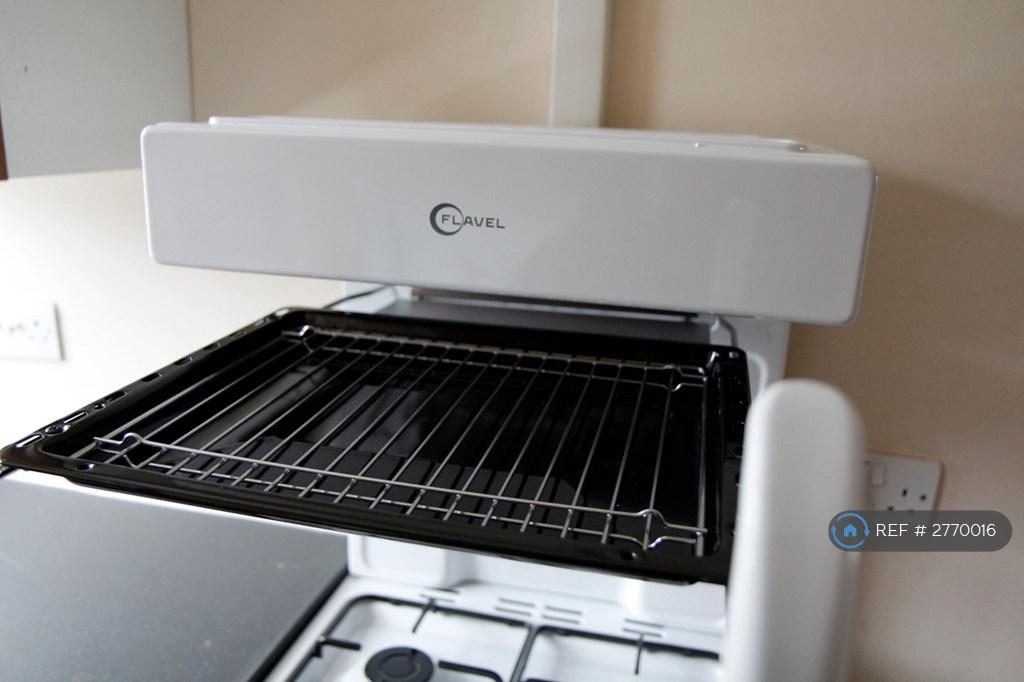 Cooker With Grill