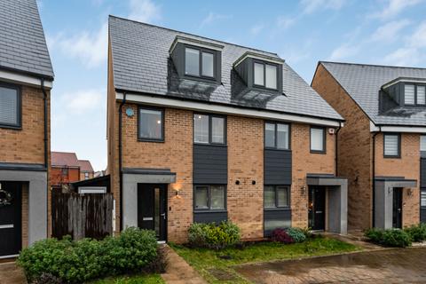 3 bedroom semi-detached house for sale, Maytree Crescent, Harlow CM17