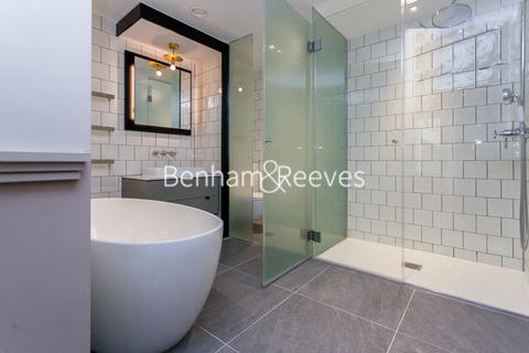 2 bedroom apartment to rent, Queens Wharf, Hammersmith W6