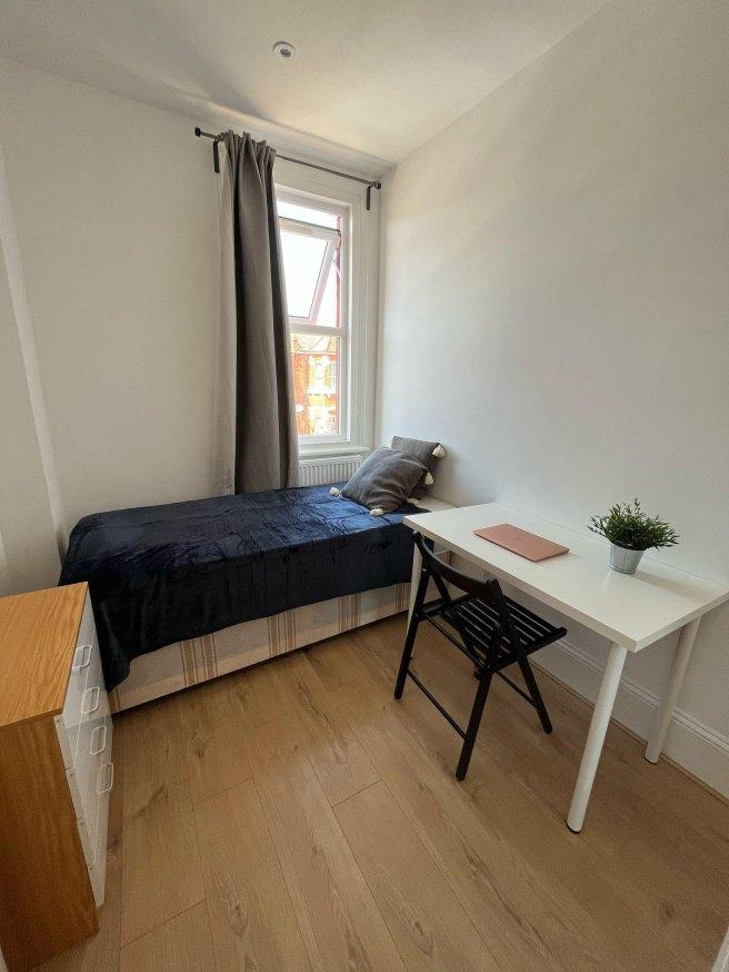 Wesley-avenue-nw10-7bn-1039405