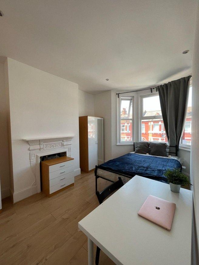 Wesley-avenue-nw10-7bn-1039414