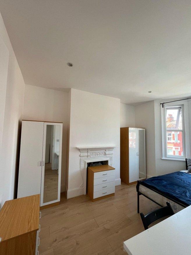 Wesley-avenue-nw10-7bn-1039418