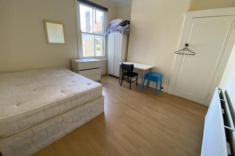 2 bedroom flat to rent, Hanover Road